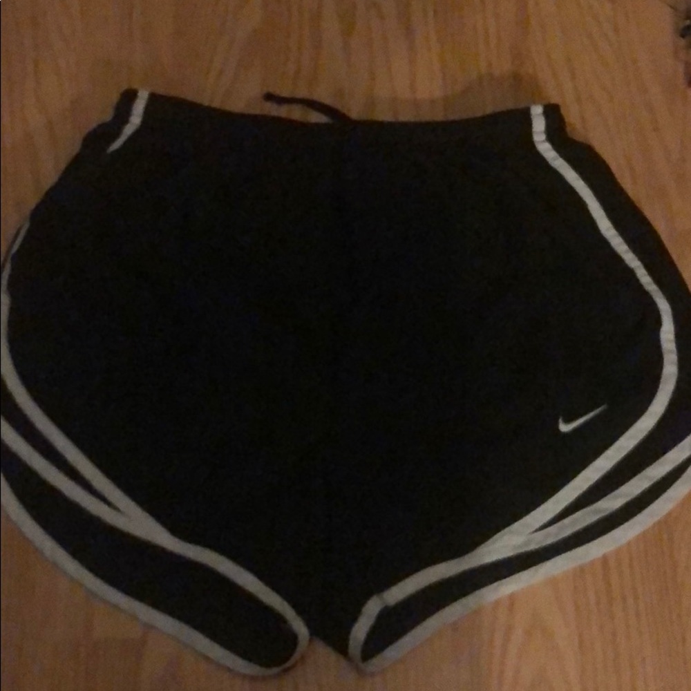 black and white nike shorts